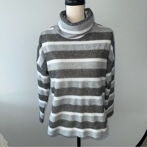 NWT‎ Teenbell Gray & White Striped Women's turtleneck light Sweater Size Medium